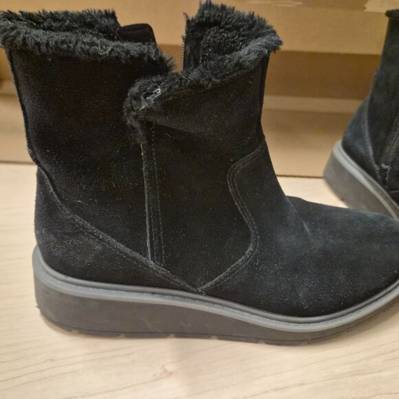 Clarks Size 7.5M Women Suede Black Boots"Ivery Opa" Fur-lined Waterproof - Picture 9 of 9